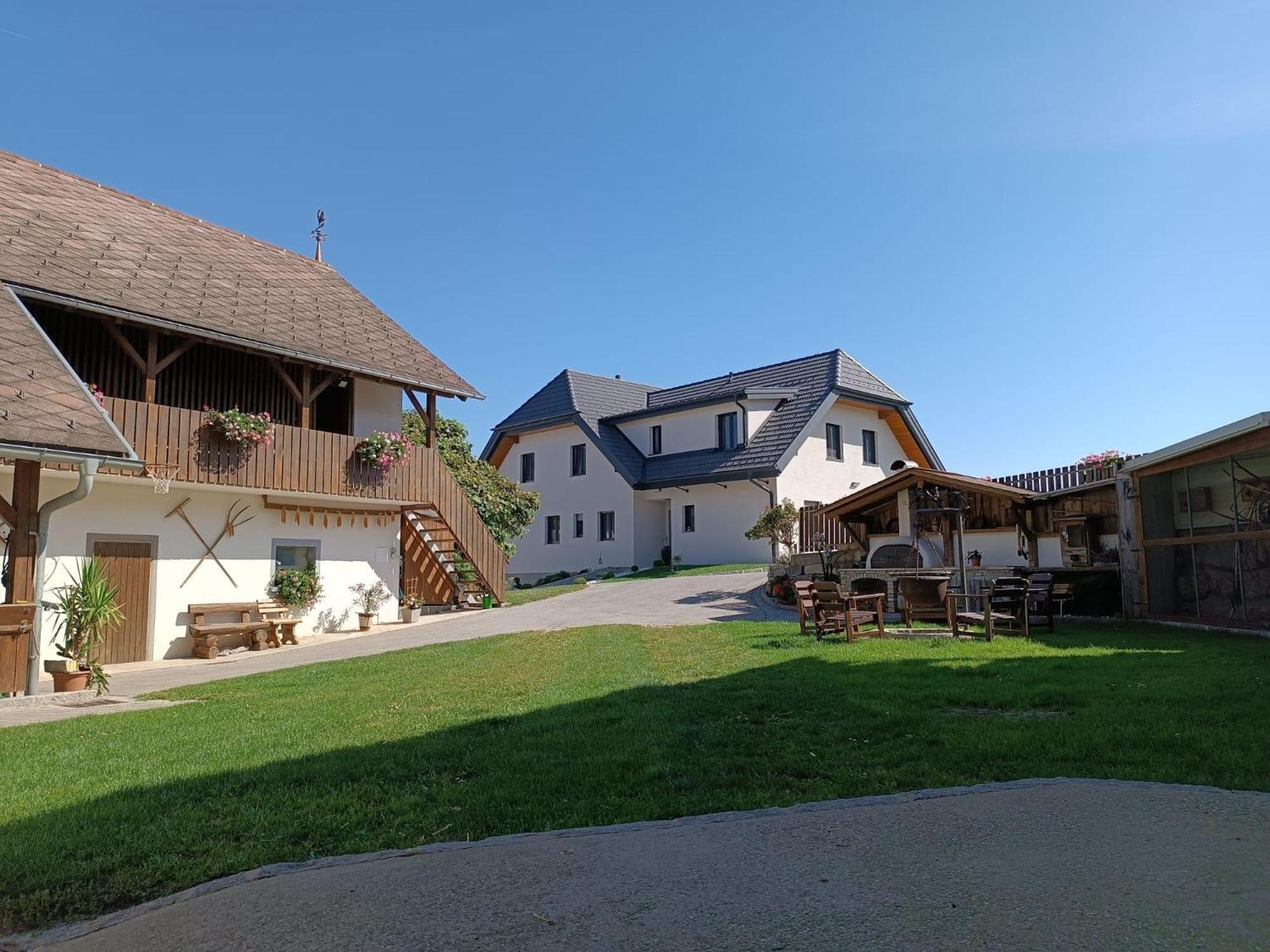 Erlebnishof Koenig-Kober Villa Poellau Exterior photo